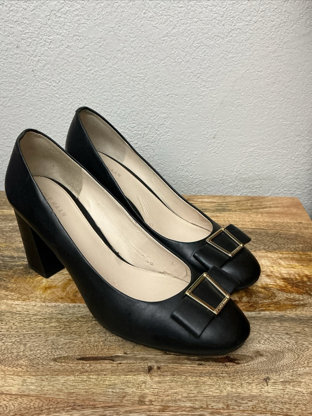 COLE HAAN Black Leather Emory Bow Pump Gold Detail Block Heel Women’s